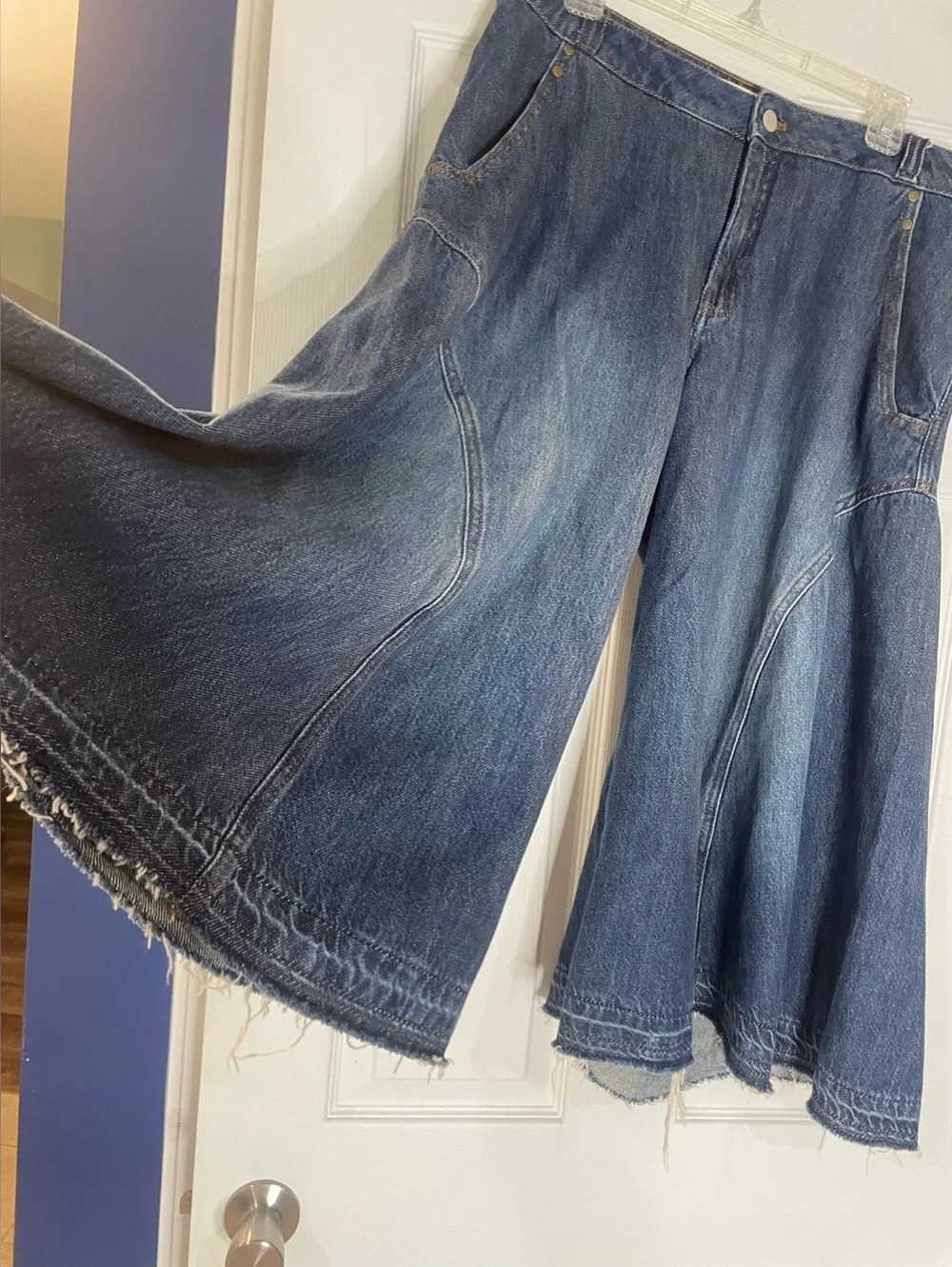 Pilcro Mid-Rise Culotte Jeans - 31 - Picture 4 of 5